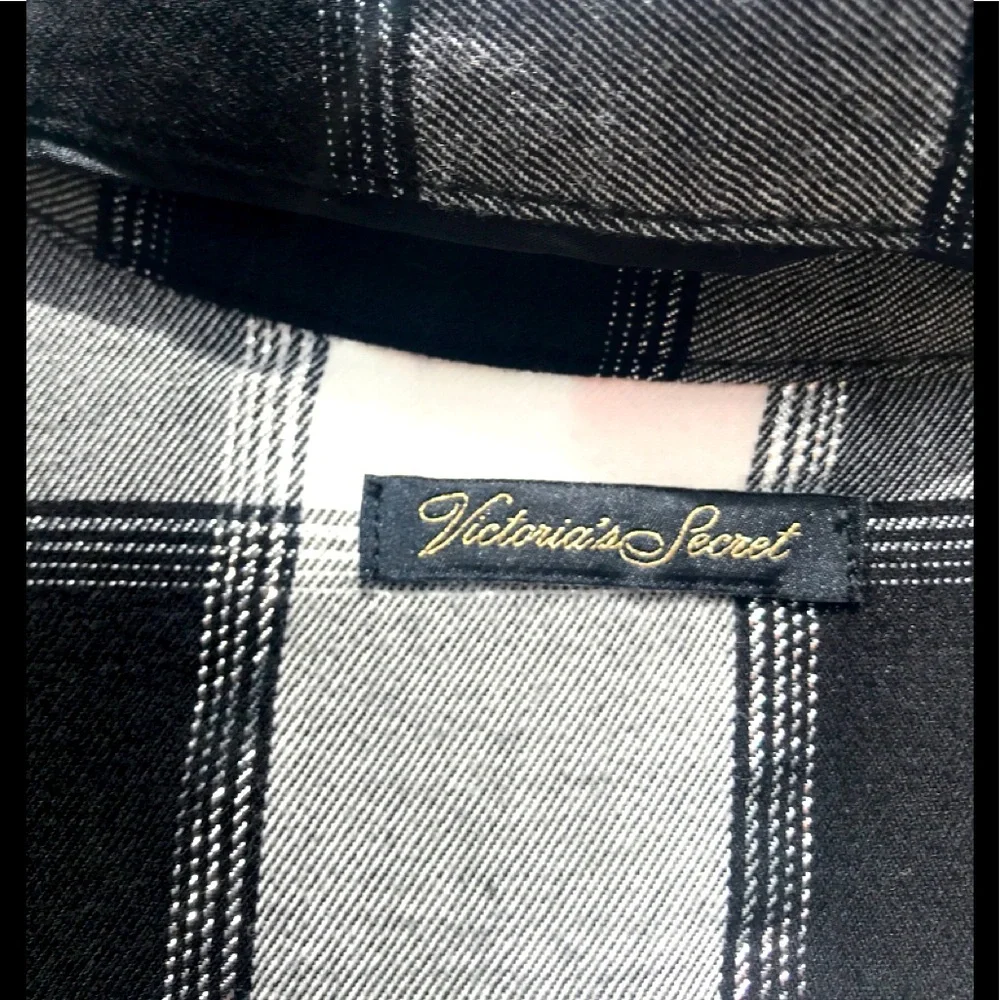 Victoria Secret Button-up with Camisole - Picture 4 of 7